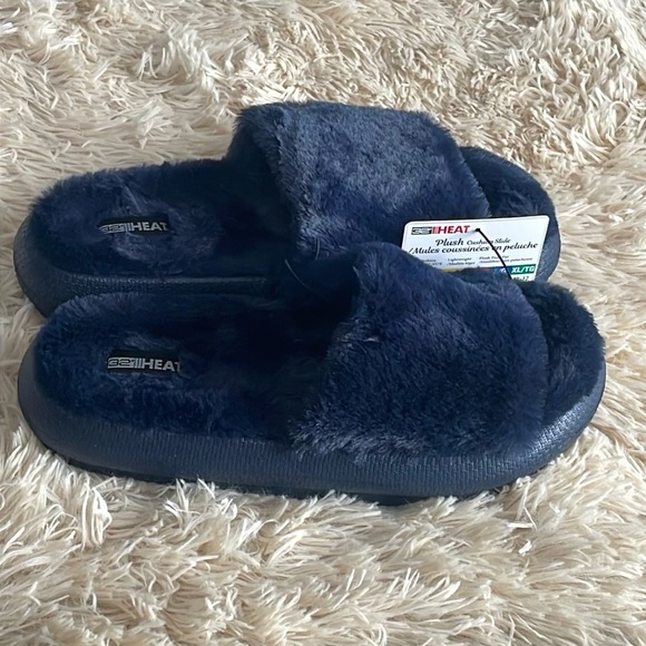 32° Degrees® Plush Cushion Slide - Picture 2 of 6